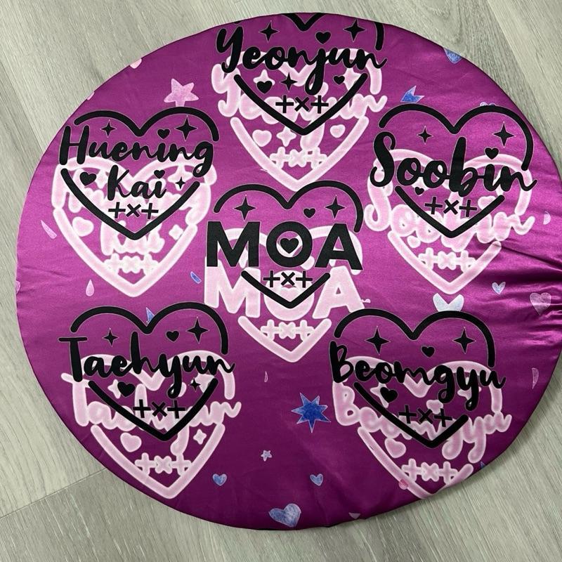 T by T Themed Bonnets