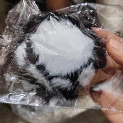 Fuzzy Cat Paw KeyChain - Adorable Fluffy Design for Cat Lovers - Soft Material - Ideal for Keys Bags & Backpacks - Perfect Gift for Cat Enthusiasts
