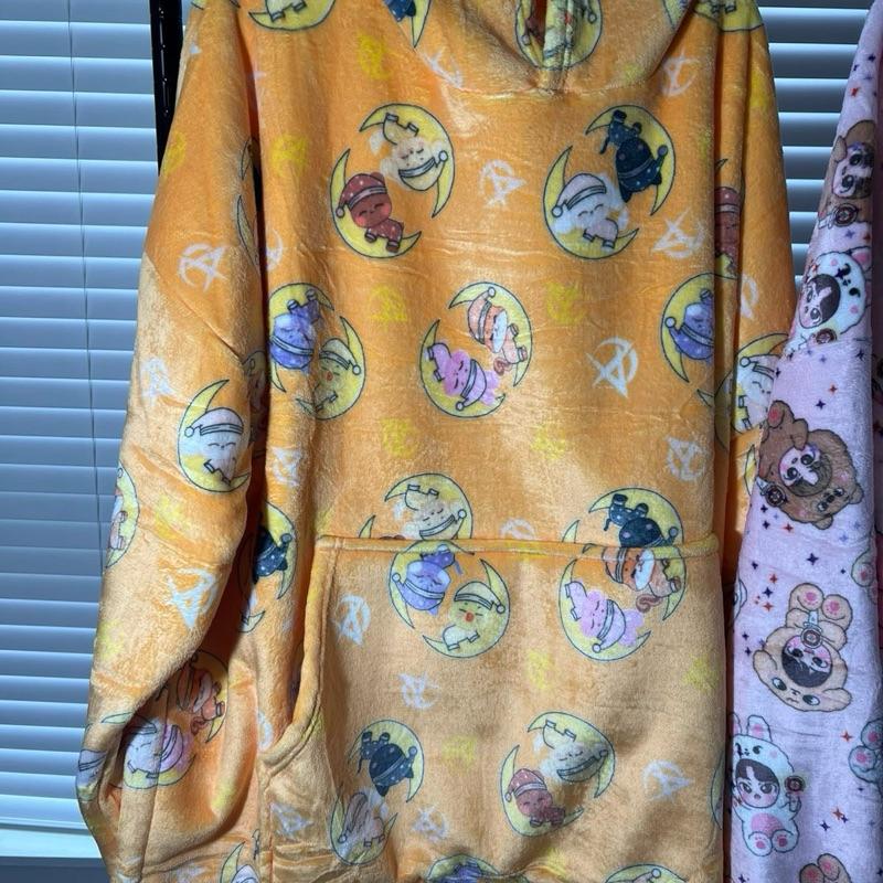 Kpop Themed Hoodie Blanket with Adorable Character Print for Cozy Lounging