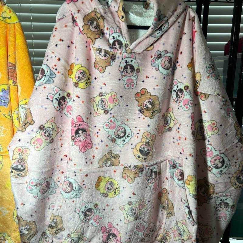 Kpop Themed Hoodie Blanket with Adorable Character Print for Cozy Lounging
