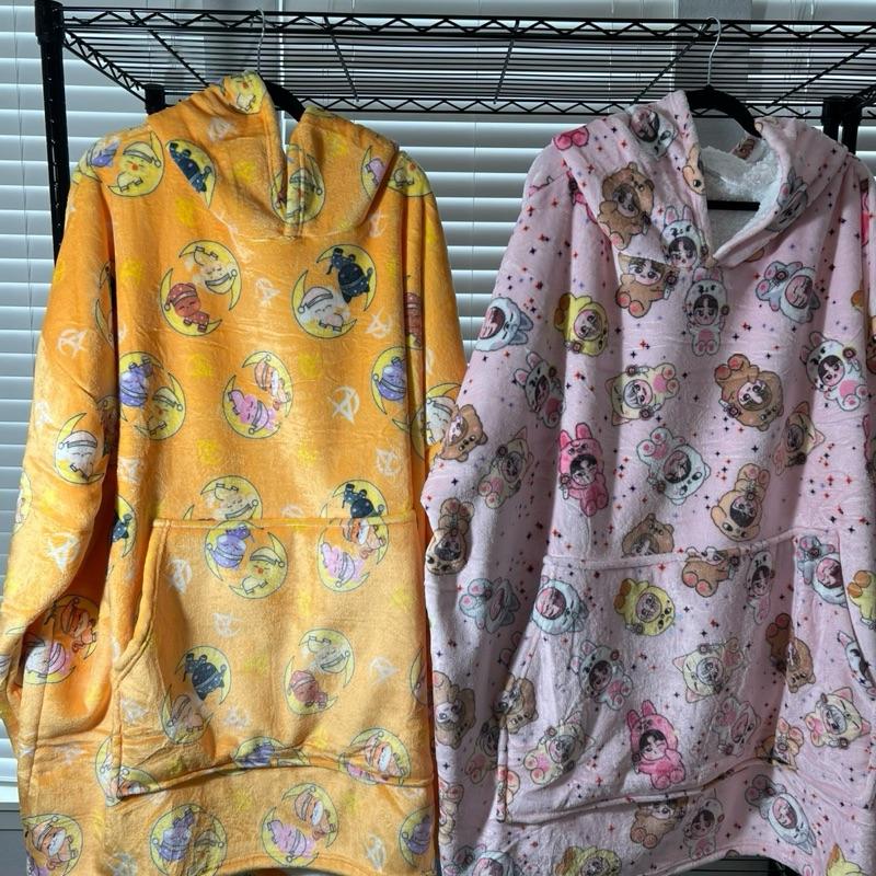 Kpop Themed Hoodie Blanket with Adorable Character Print for Cozy Lounging